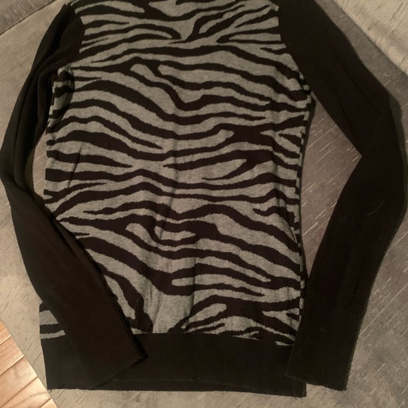 Express Animal print sweater - Picture 4 of 5